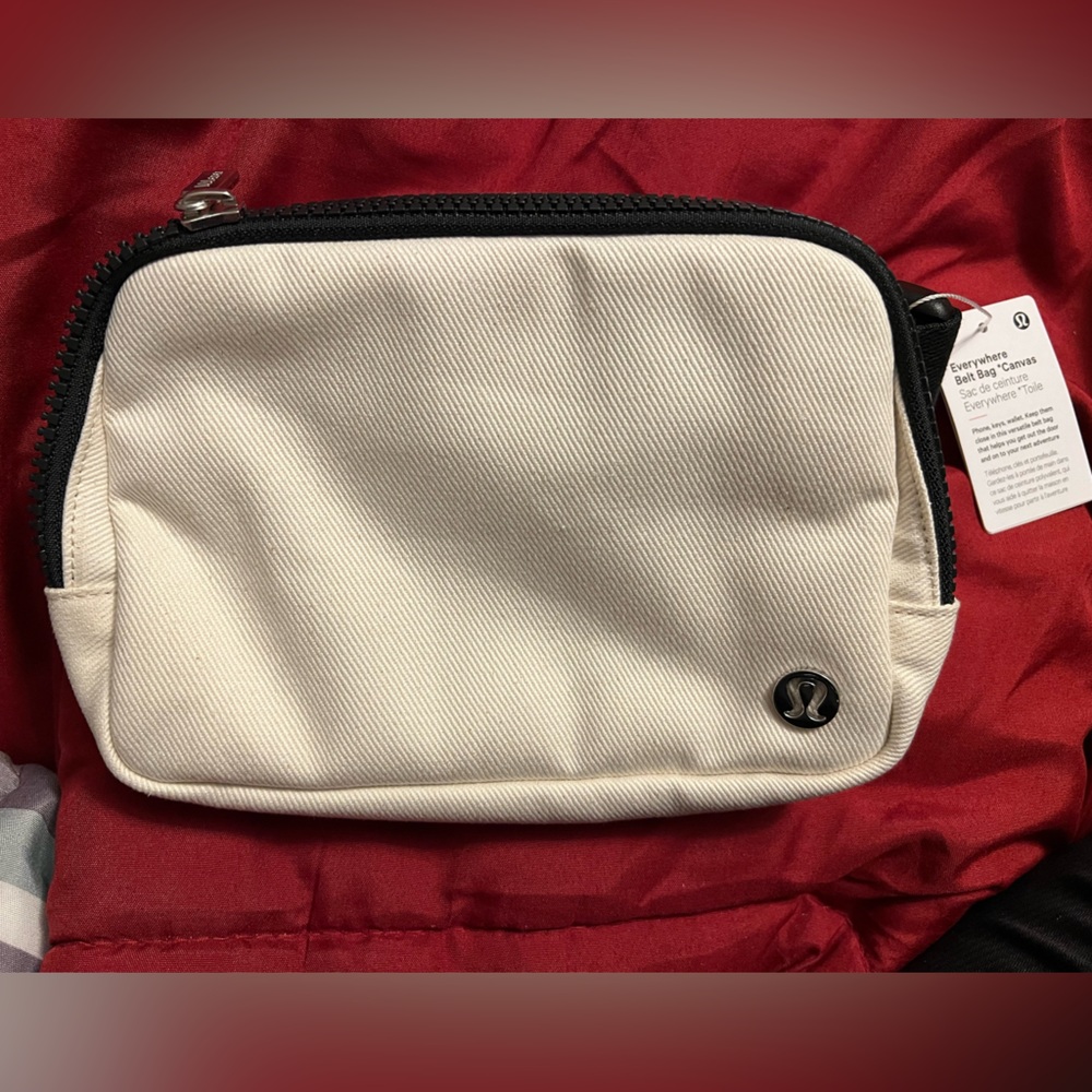 Lululemon - Picture 1 of 5